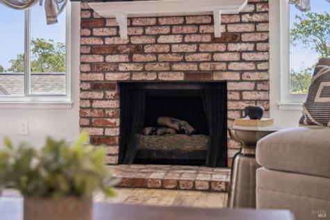 2033 Hawthorne Terrace Novato CA 94945