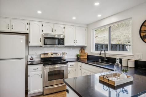 2033 Hawthorne Terrace Novato CA 94945