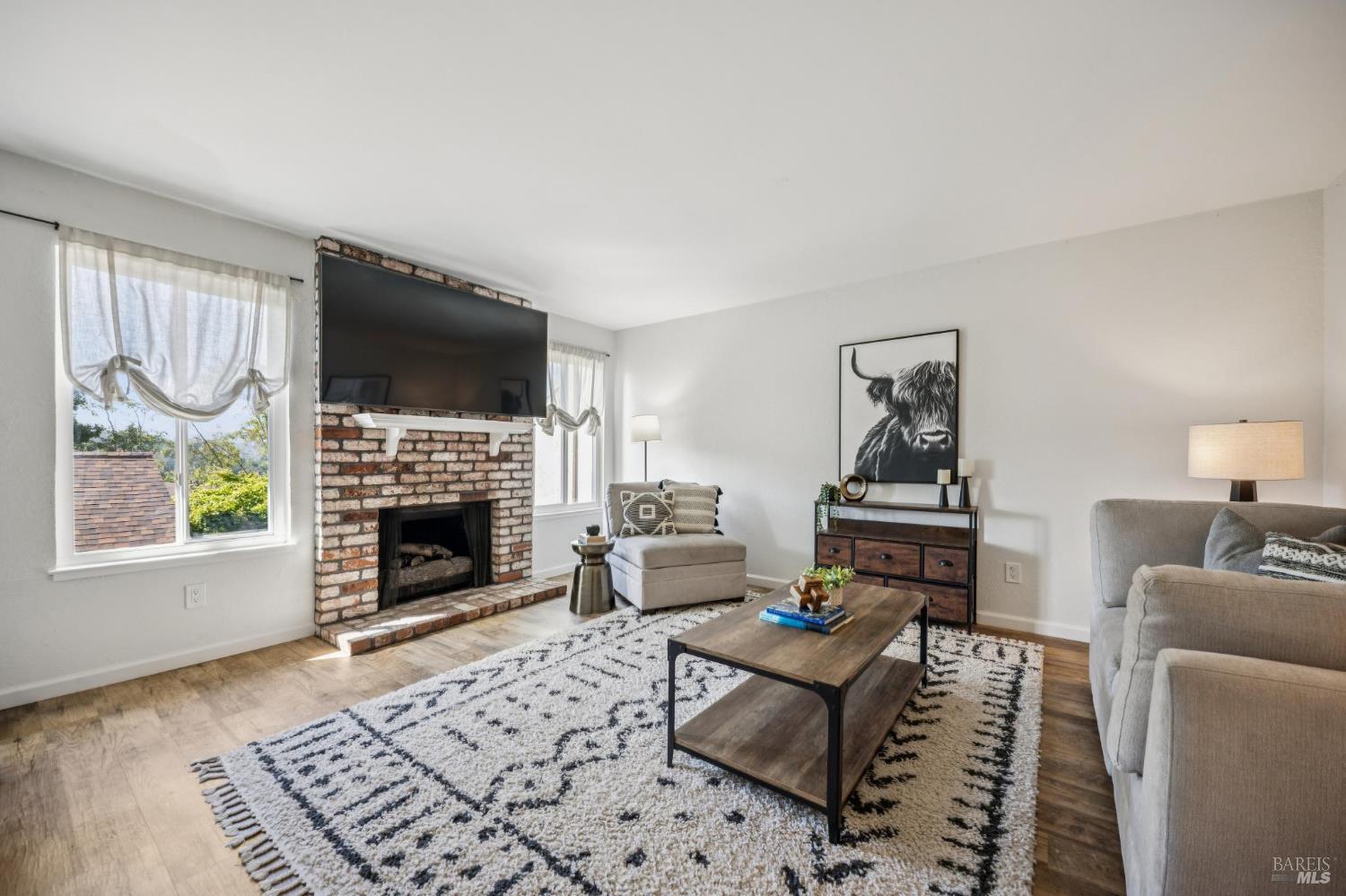 2033 Hawthorne Terrace Novato CA 94945
