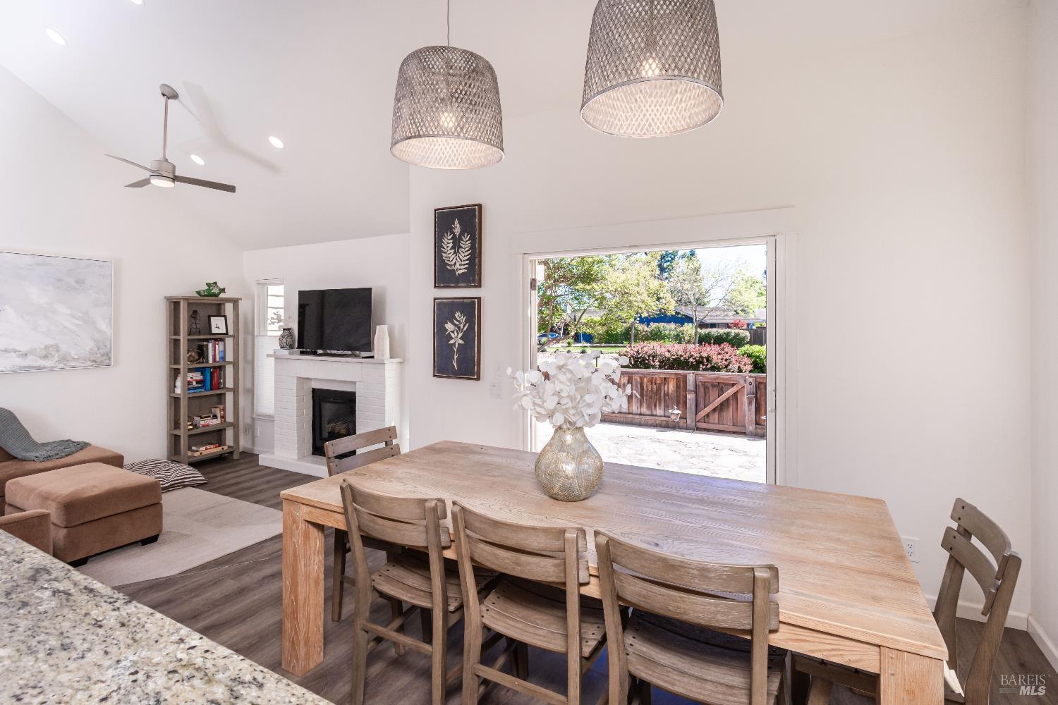 1913 Hopper Way Yountville CA 94599