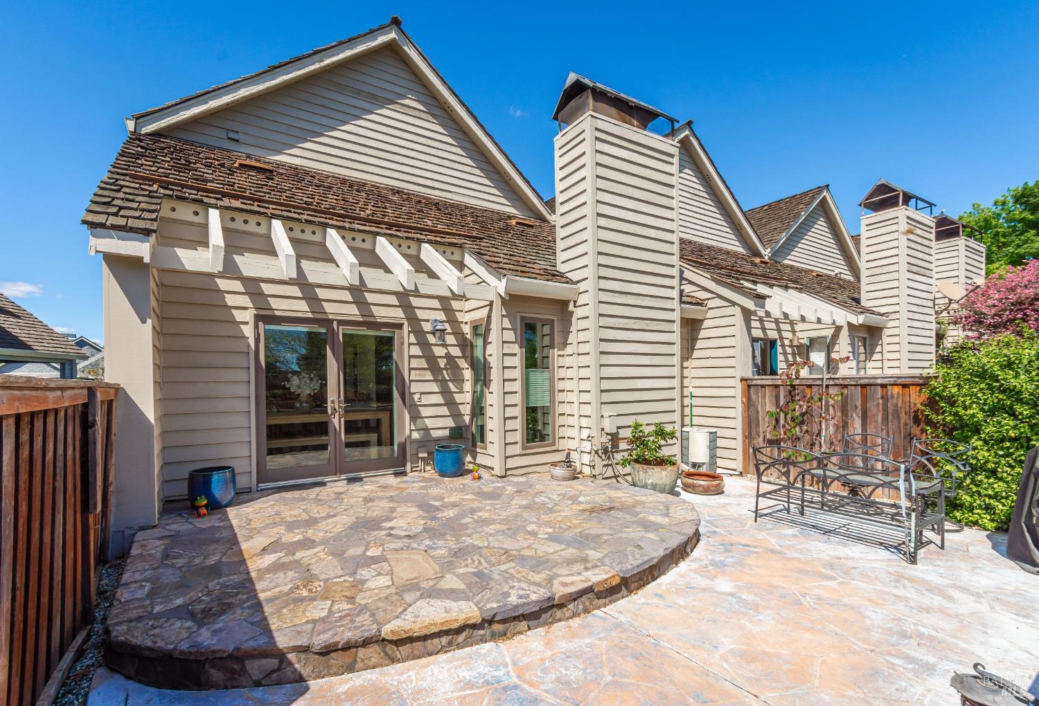 1913 Hopper Way Yountville CA 94599
