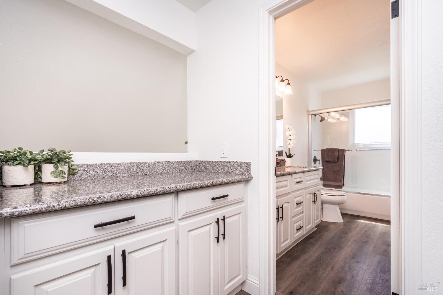 1913 Hopper Way Yountville CA 94599
