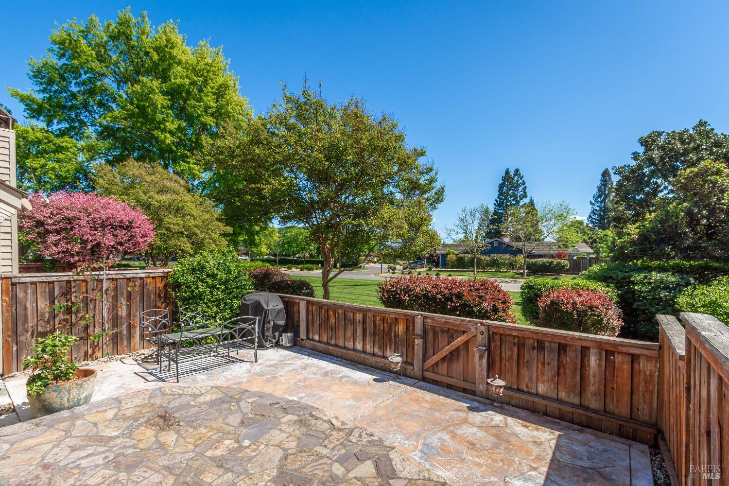 1913 Hopper Way Yountville CA 94599