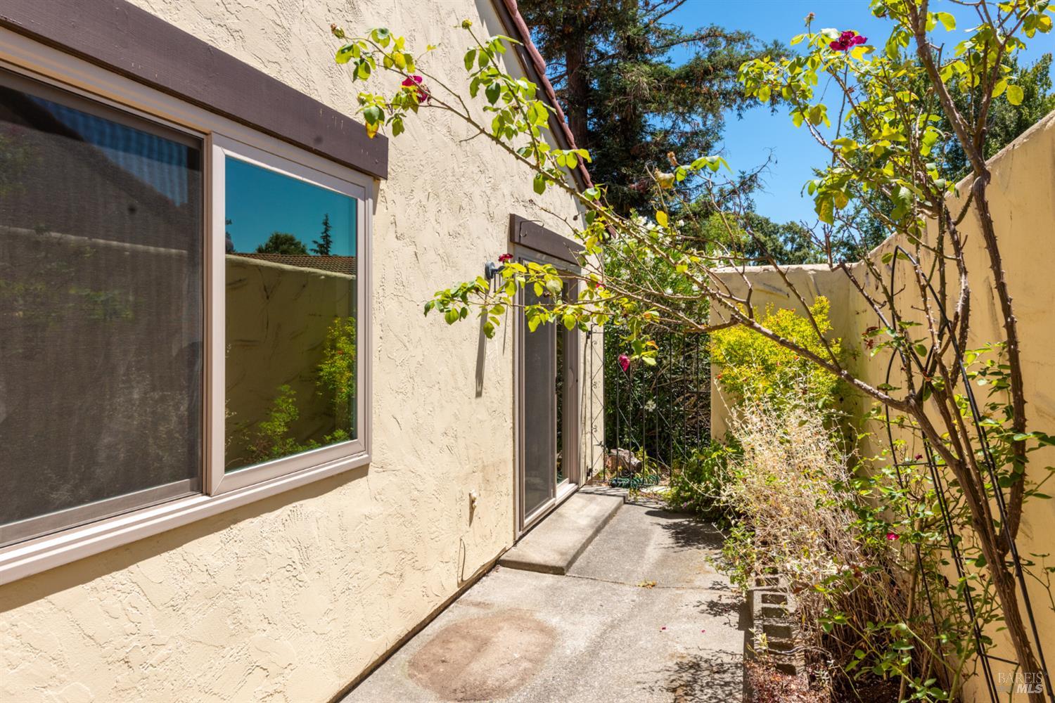 806 Shady Oak Drive Santa Rosa CA 95404