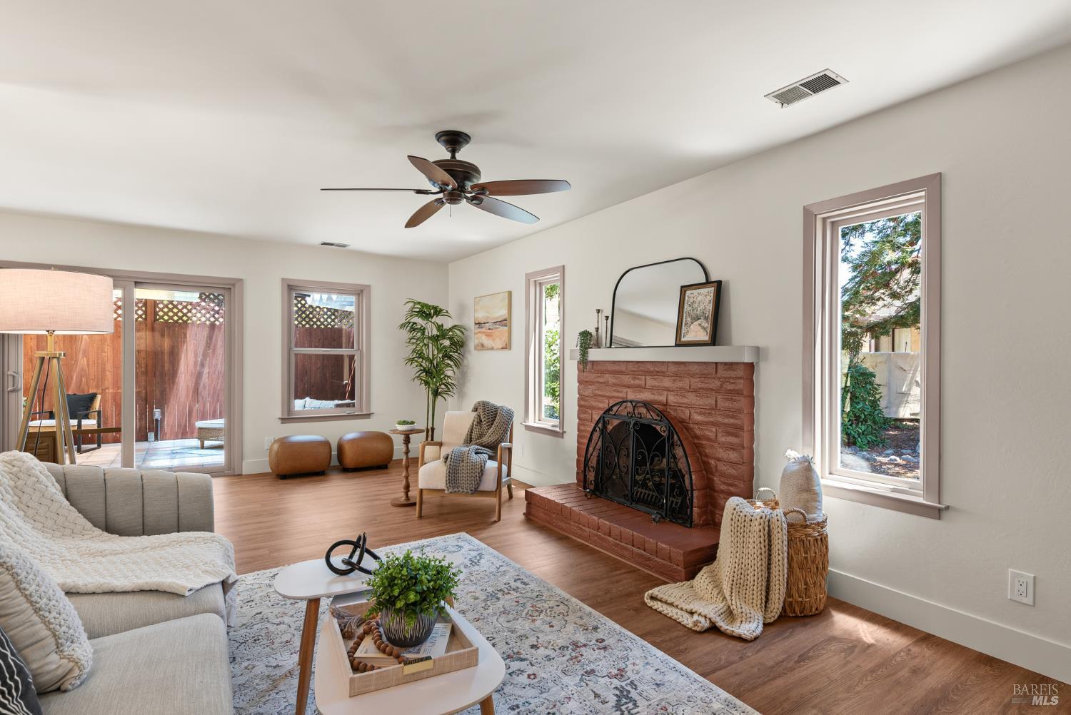 806 Shady Oak Drive Santa Rosa CA 95404