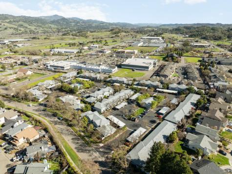 213 Elbridge Avenue Cloverdale CA 95425