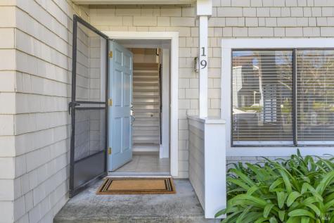 19 Manchester Court Novato CA 94947