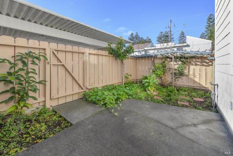 19 Manchester Court Novato CA 94947