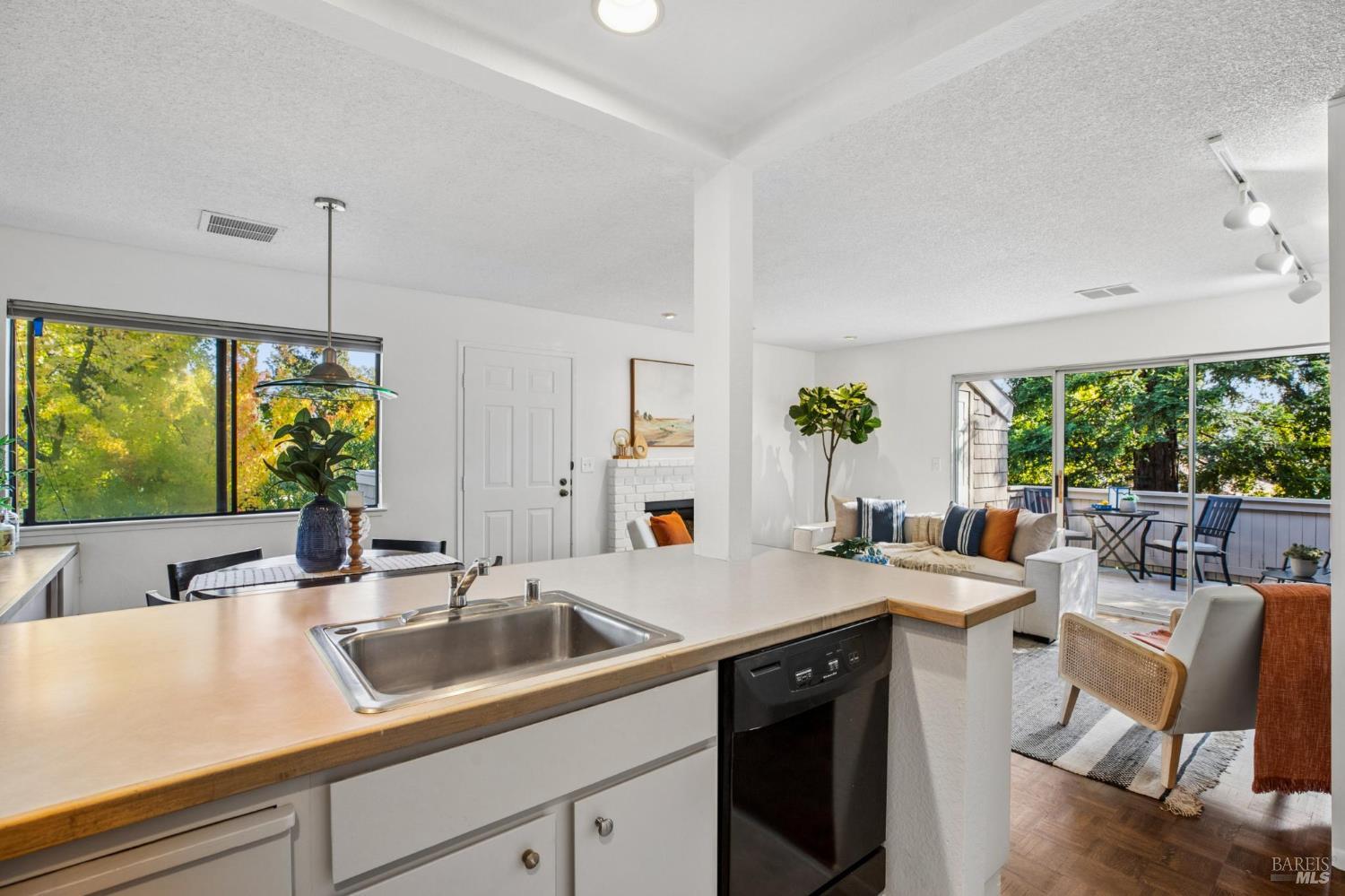 781 W Spain Street Sonoma CA 95476