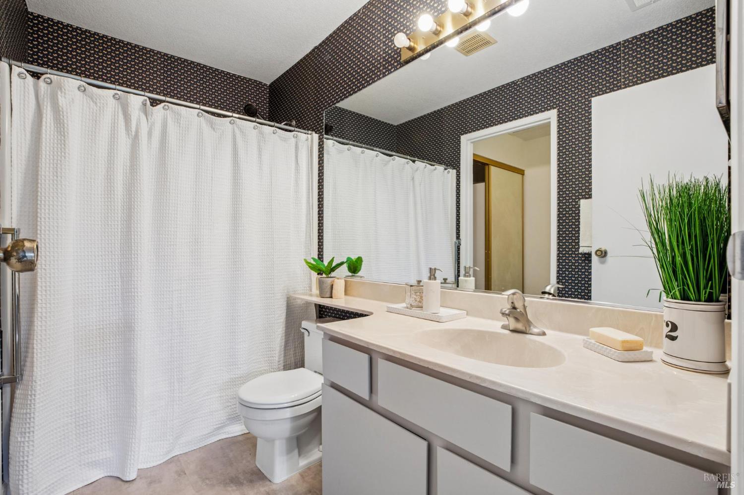 781 W Spain Street Sonoma CA 95476