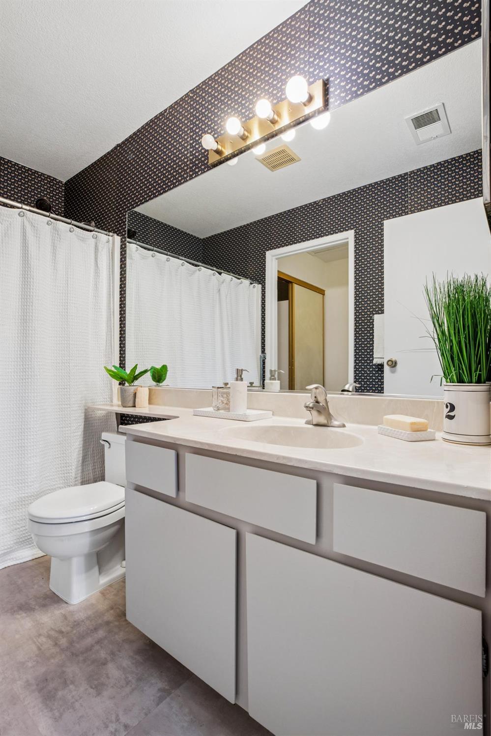 781 W Spain Street Sonoma CA 95476