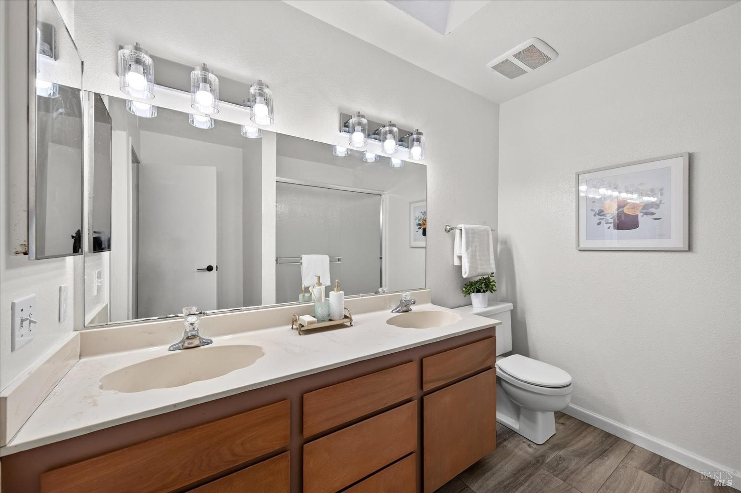 1528 London Circle Benicia CA 94510