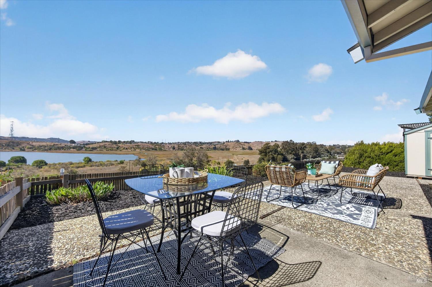1528 London Circle Benicia CA 94510