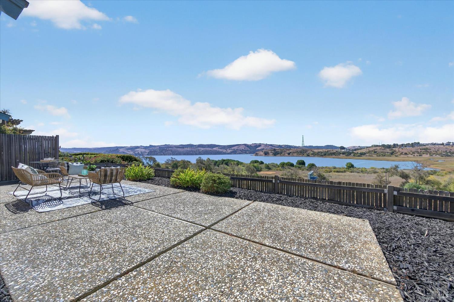 1528 London Circle Benicia CA 94510