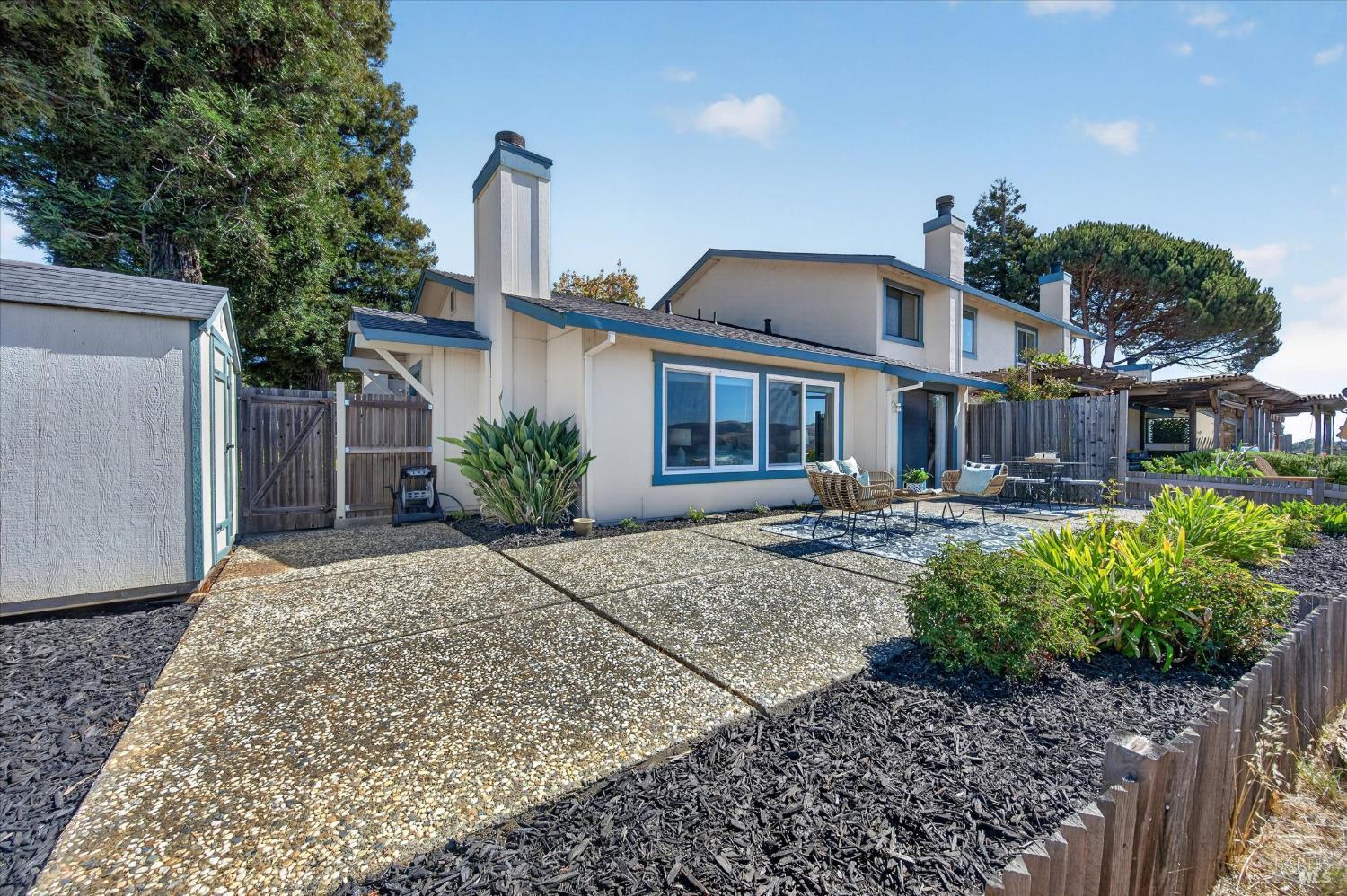 1528 London Circle Benicia CA 94510
