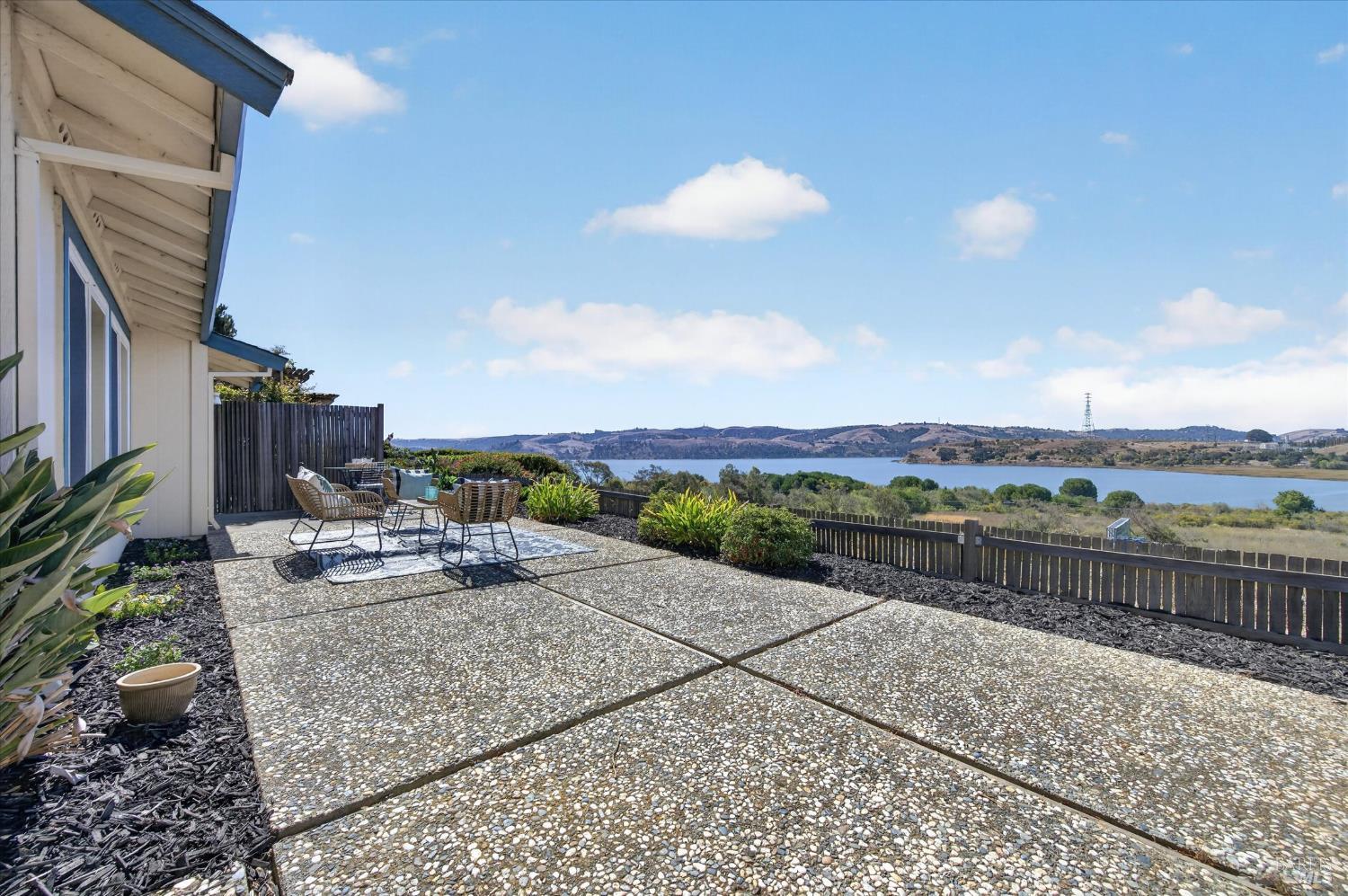 1528 London Circle Benicia CA 94510