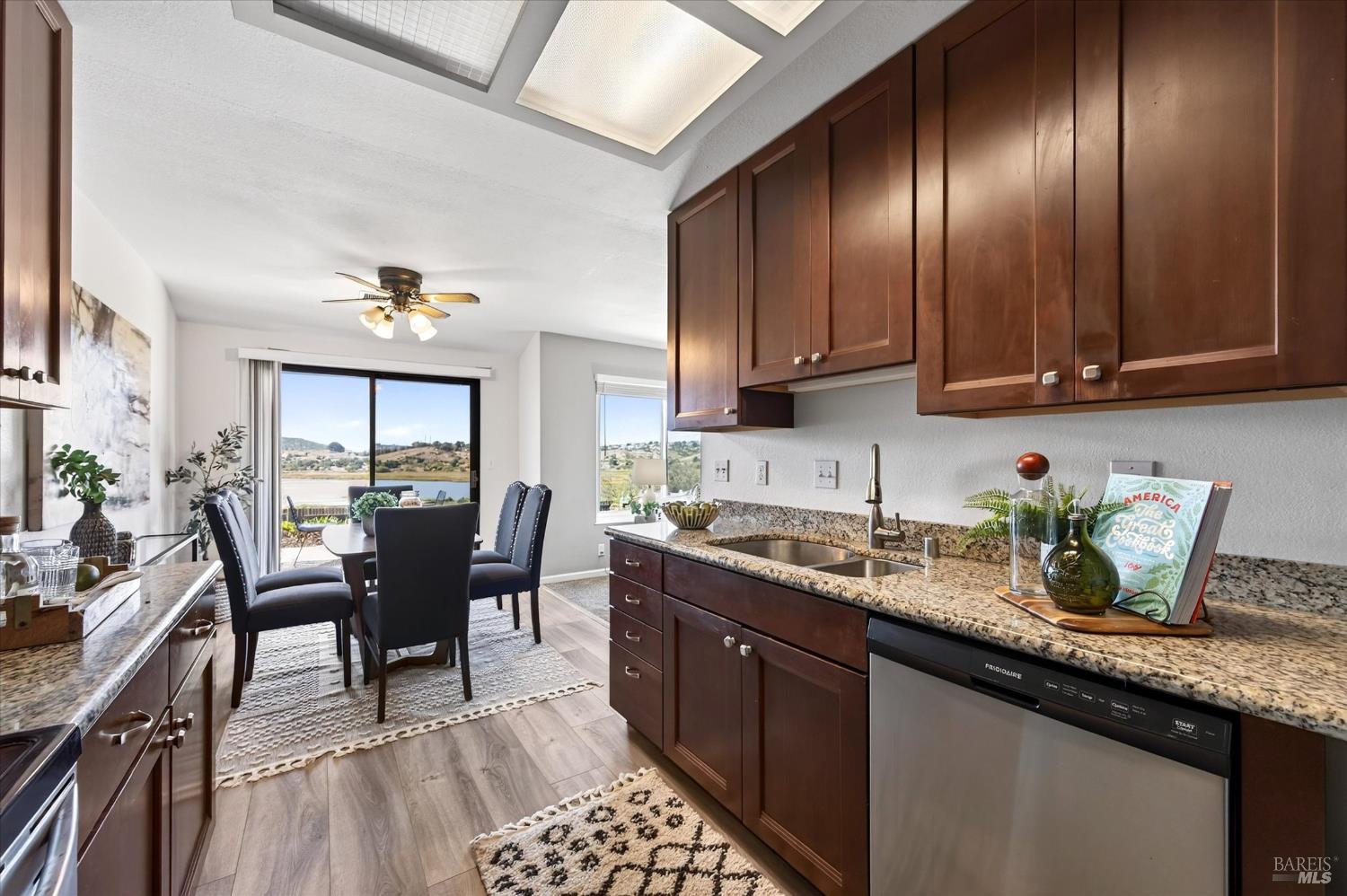 1528 London Circle Benicia CA 94510