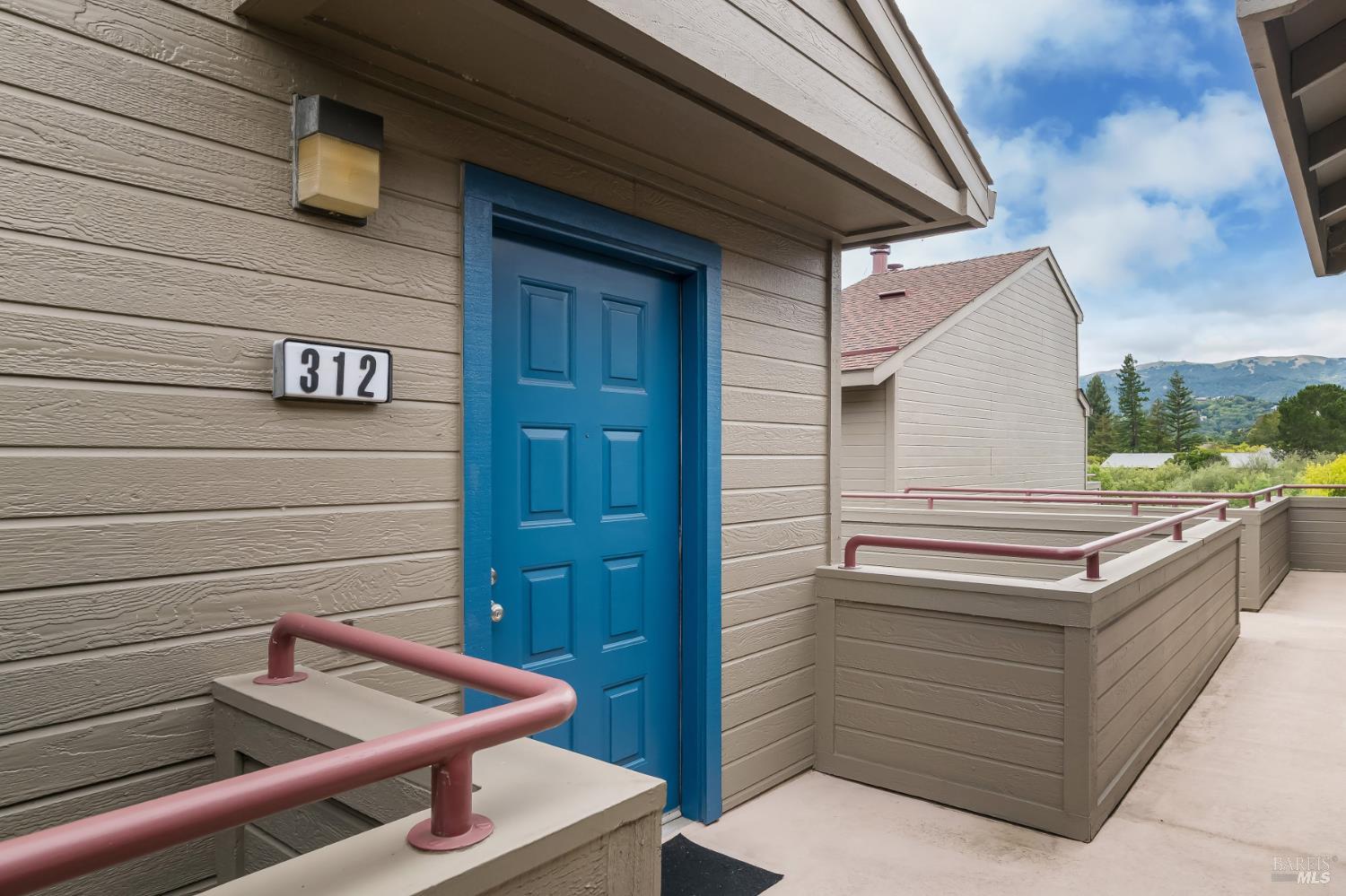 312 Seagull Row Novato CA 94945