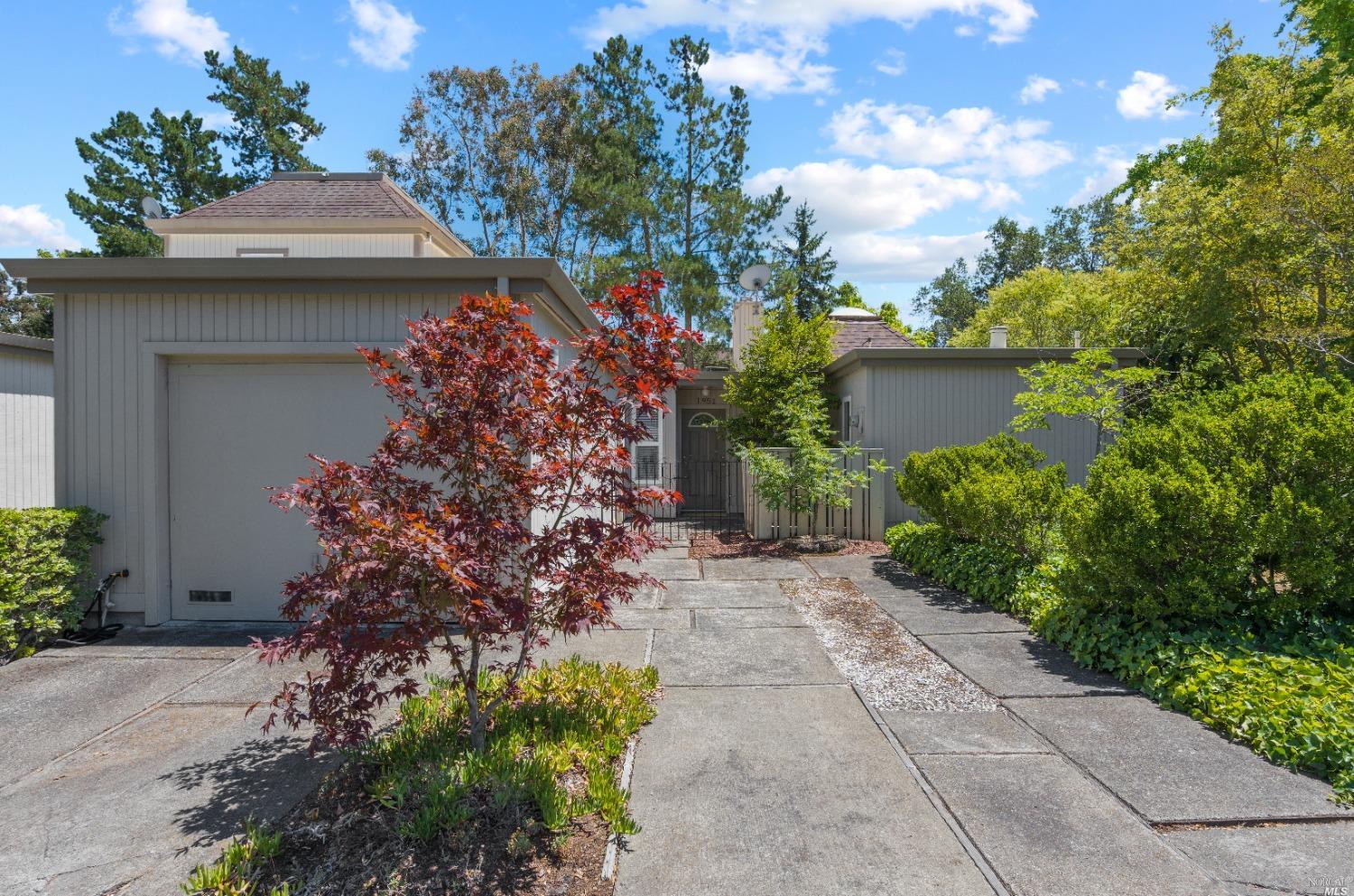 1951 Knolls Drive Santa Rosa CA 95405