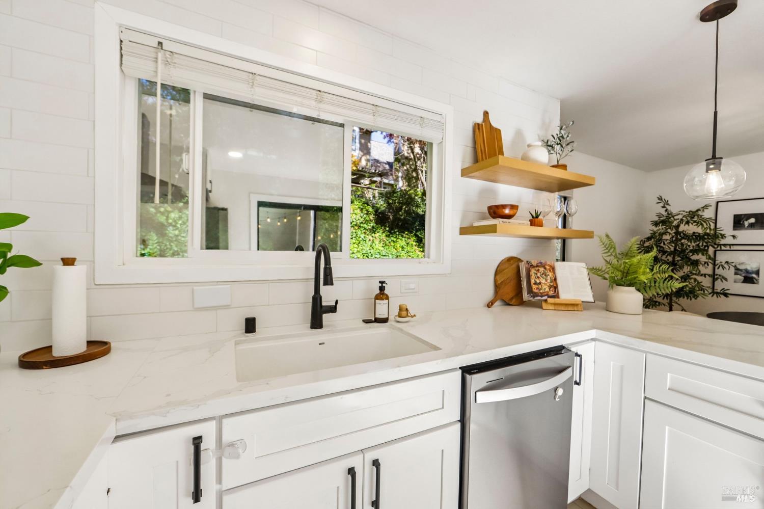 2101 Henry Avenue Pinole CA 94564