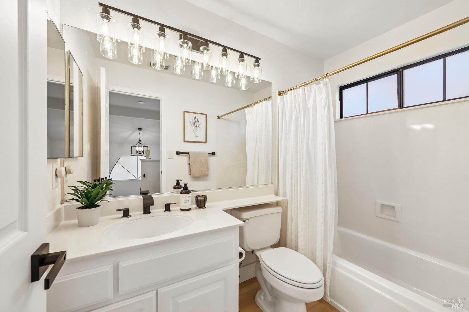 2101 Henry Avenue Pinole CA 94564