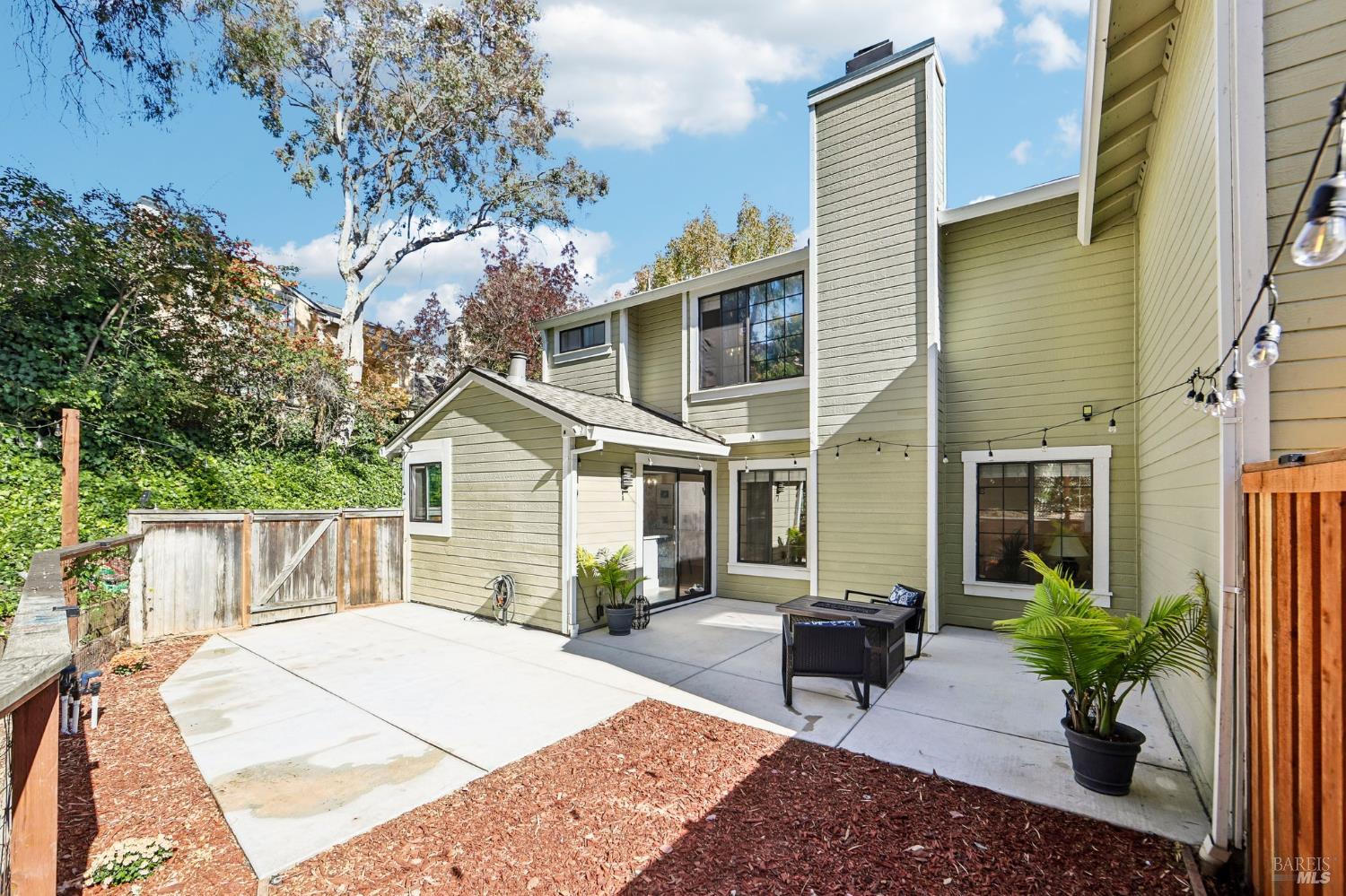 2101 Henry Avenue Pinole CA 94564