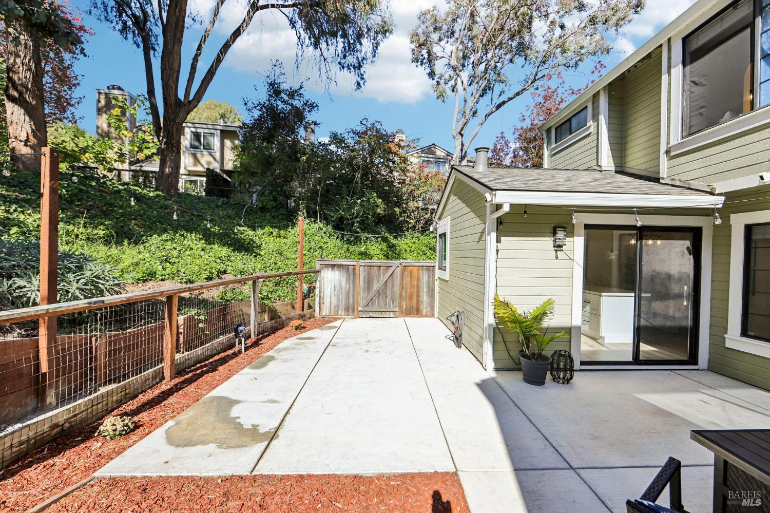 2101 Henry Avenue Pinole CA 94564