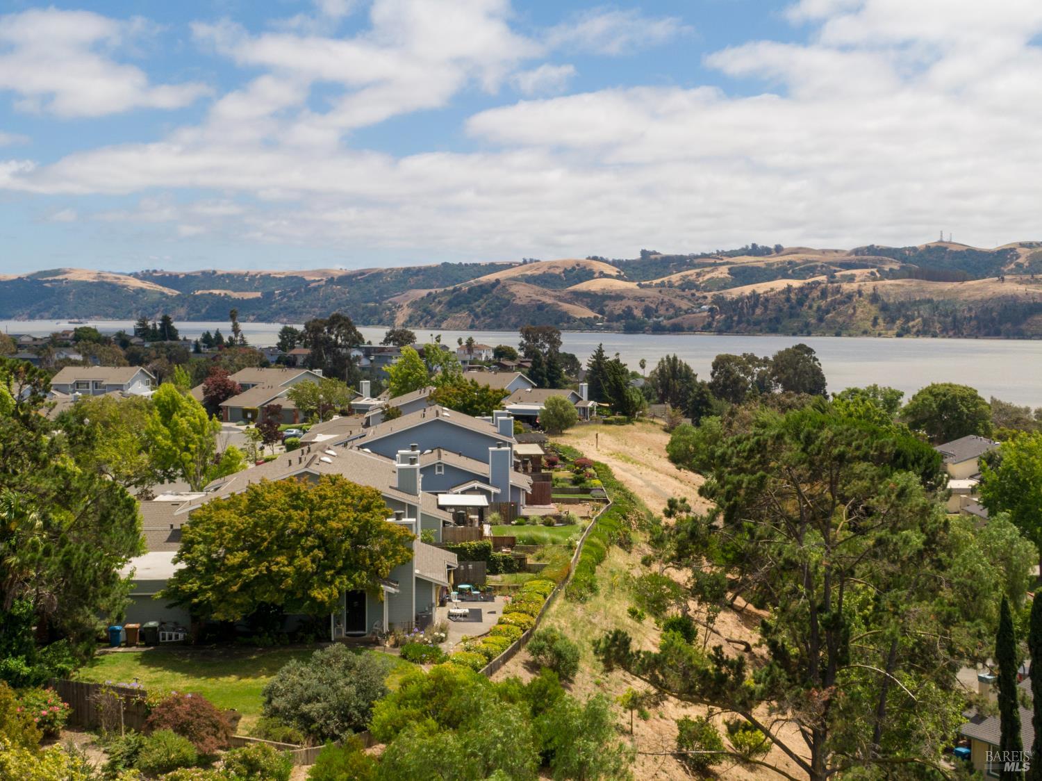 1770 London Drive Benicia CA 94510