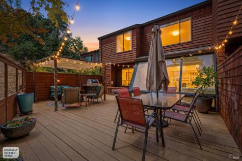 1045 Susan Way Novato CA 94947