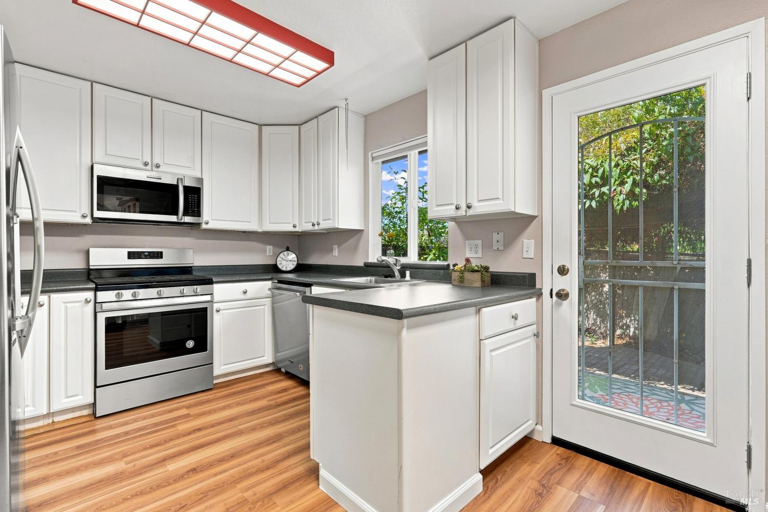 38 Meadowbrook Court Cotati CA 94931