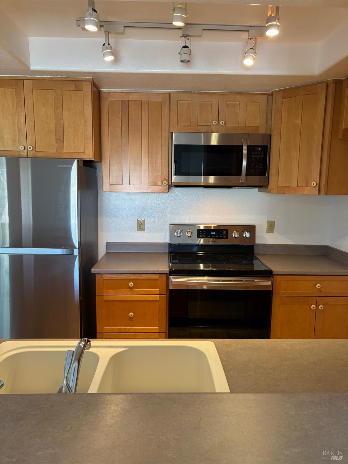 81 Scottsdale Way Novato CA 94947