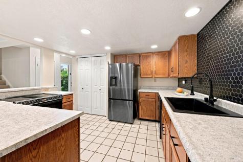 96 Firestone Way Santa Rosa CA 95409