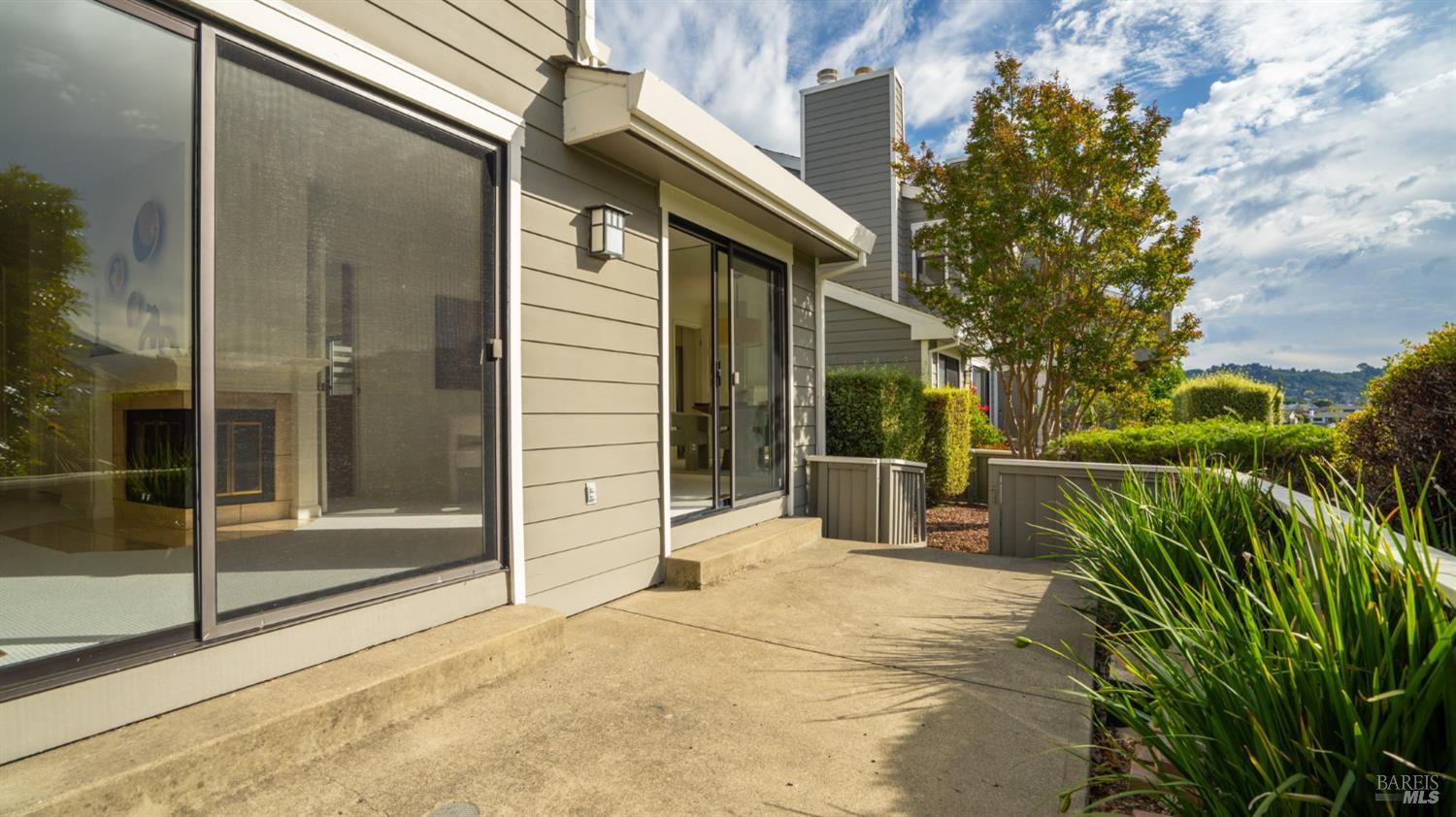12 Drakes View Circle Greenbrae CA 94904