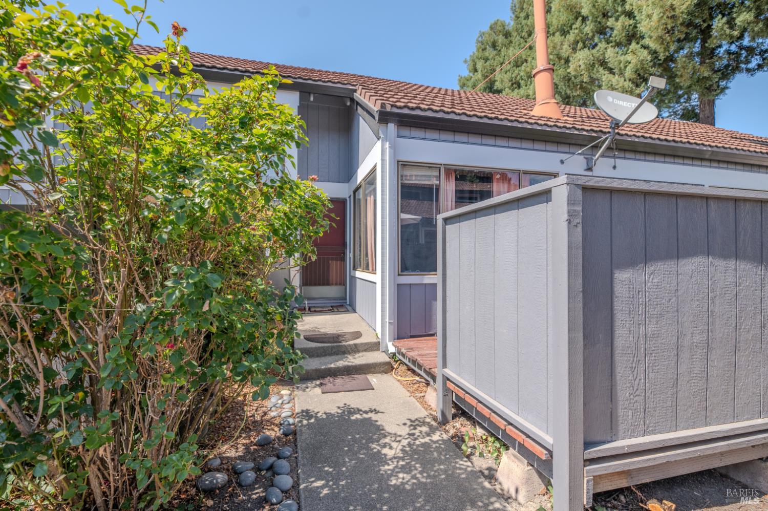 5064 Country Club Drive Rohnert Park CA 94928
