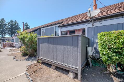 5064 Country Club Drive Rohnert Park CA 94928