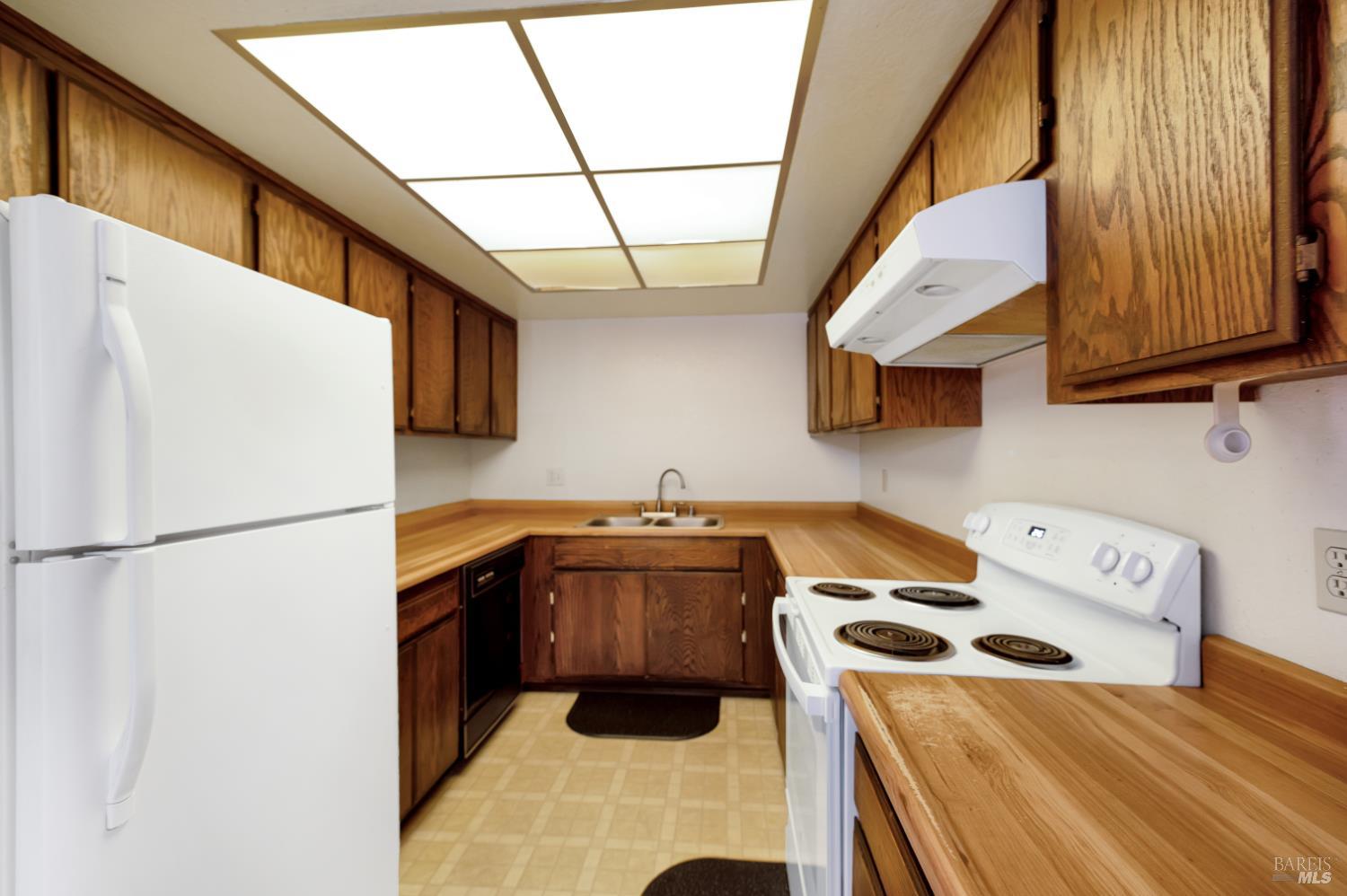 5064 Country Club Drive Rohnert Park CA 94928