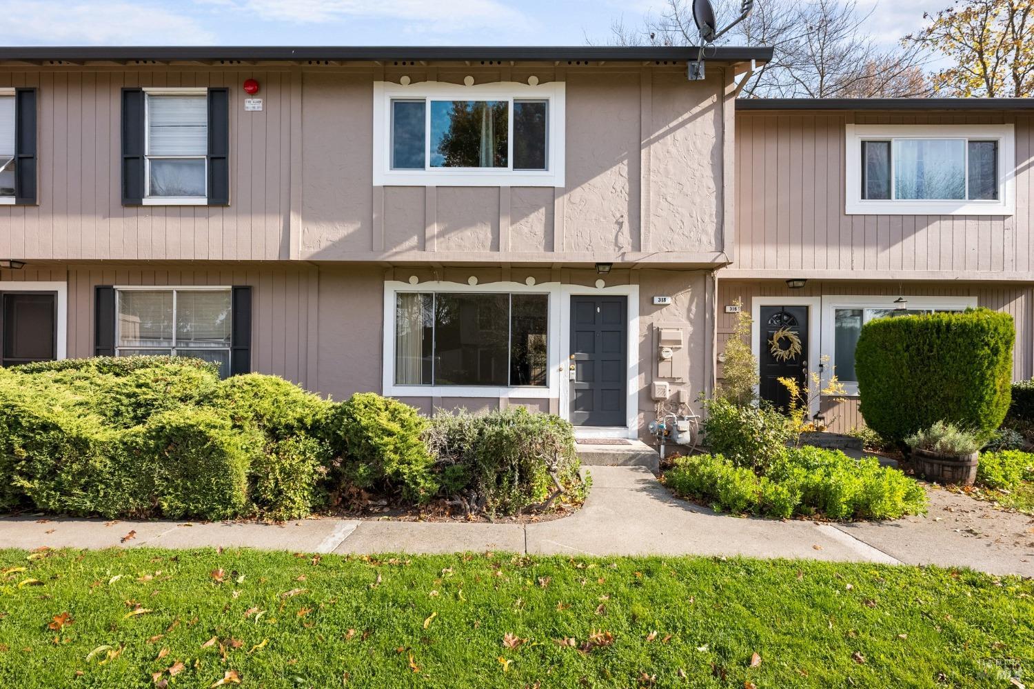 318 Algiers Court Santa Rosa CA 95409