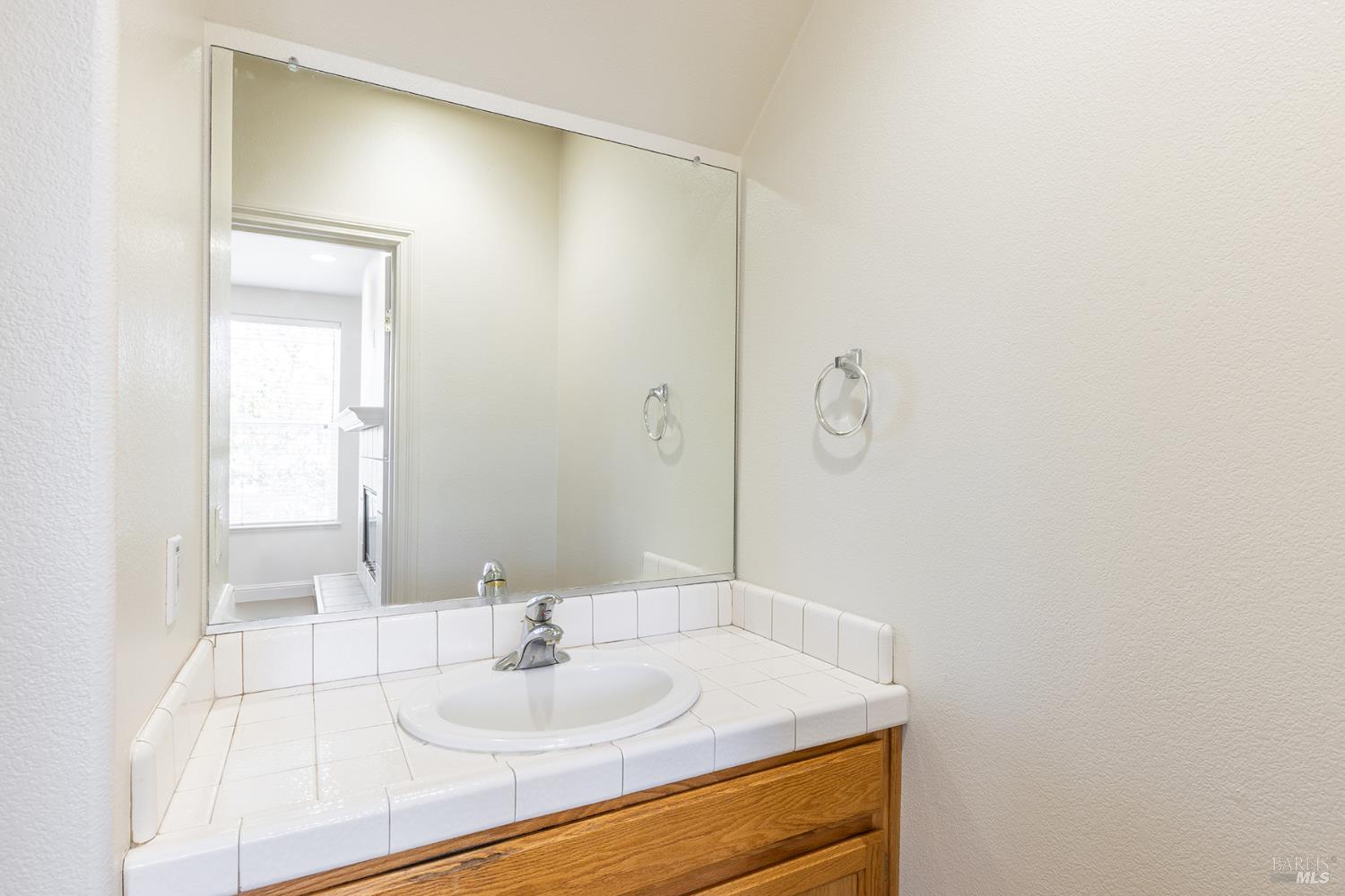 31 Johnson Street Windsor CA 95492