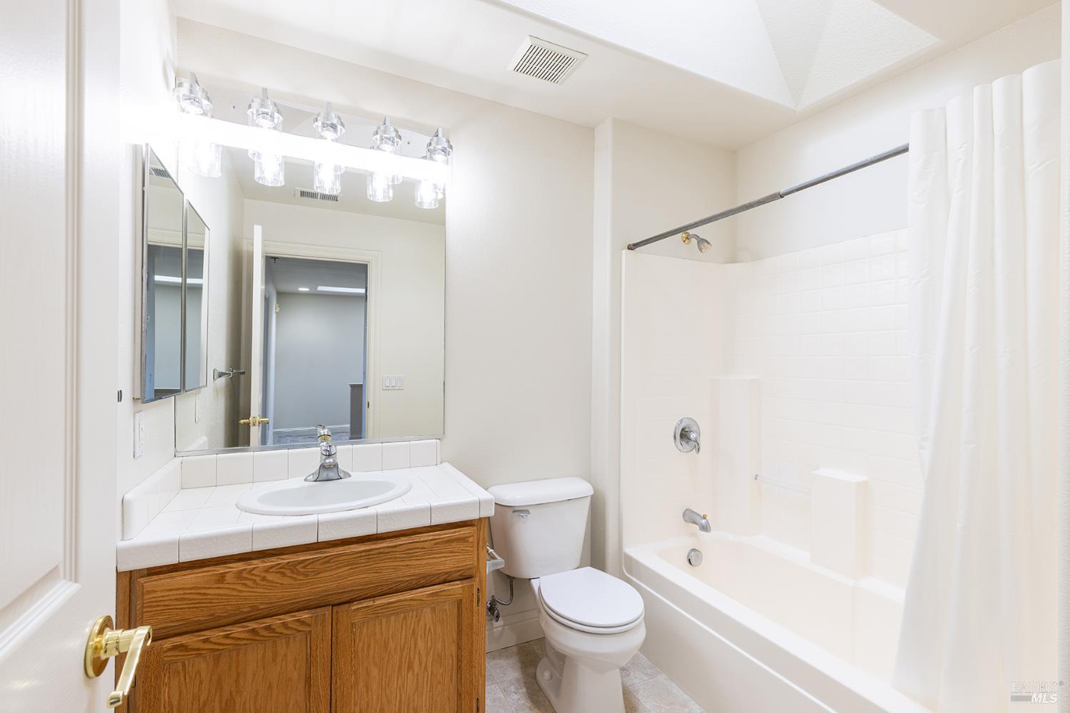 31 Johnson Street Windsor CA 95492