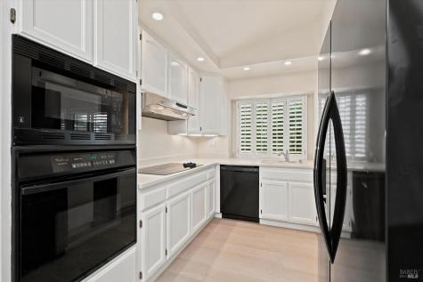 2004 Stonefield Lane Santa Rosa CA 95403