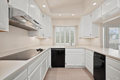 2004 Stonefield Lane Santa Rosa CA 95403
