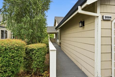 2004 Stonefield Lane Santa Rosa CA 95403