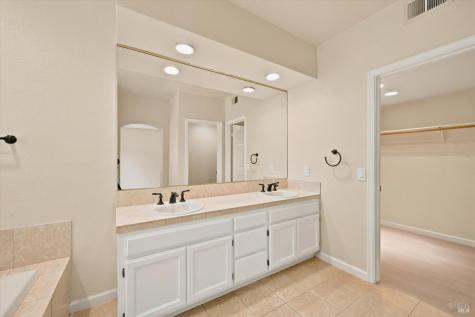 2004 Stonefield Lane Santa Rosa CA 95403