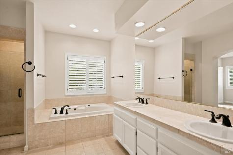 2004 Stonefield Lane Santa Rosa CA 95403