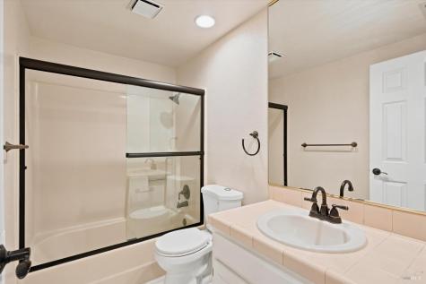 2004 Stonefield Lane Santa Rosa CA 95403