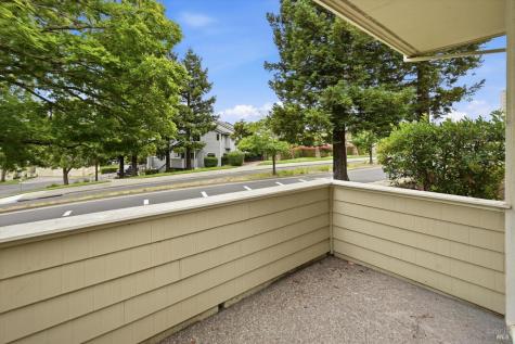 2004 Stonefield Lane Santa Rosa CA 95403