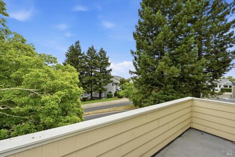 2004 Stonefield Lane Santa Rosa CA 95403