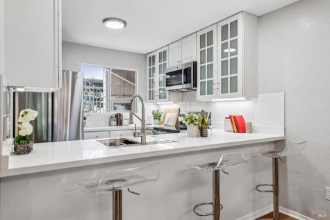 827 Via Casitas Greenbrae CA 94904