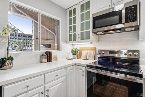 827 Via Casitas Greenbrae CA 94904