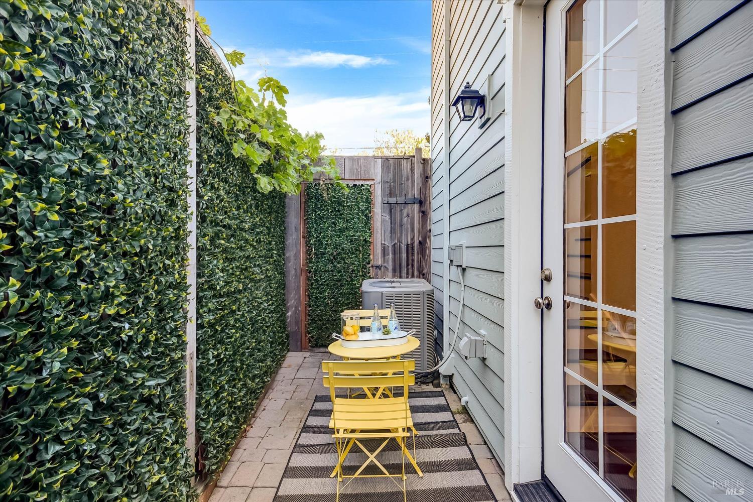 6 Merrydale Court San Rafael CA 94903